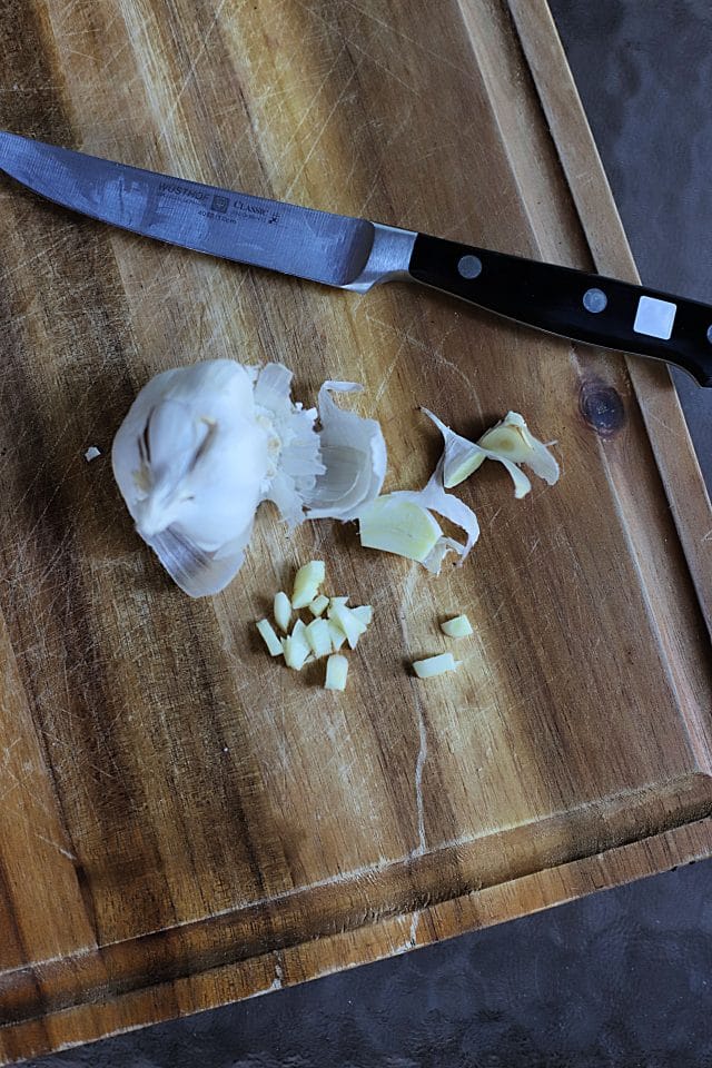 raw garlic antiviral