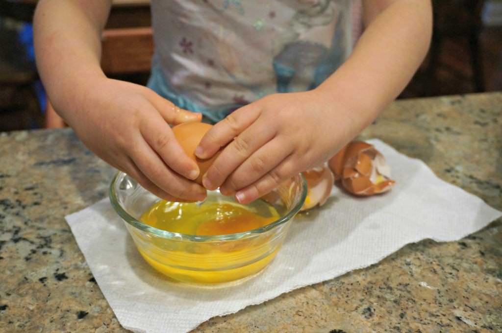 10 Kitchen Tasks for a Three-Year-Old