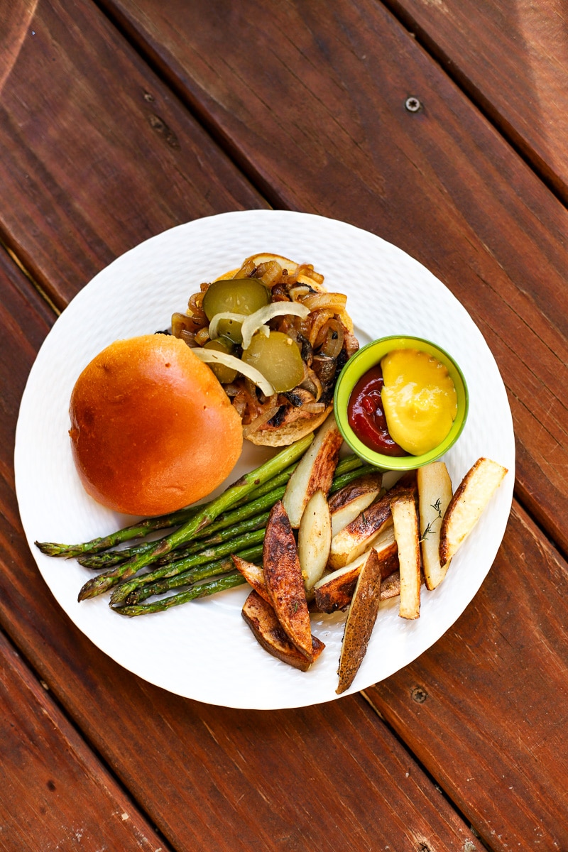 A Healthy Slice of Life - dinner - turkey burgers with oven fries