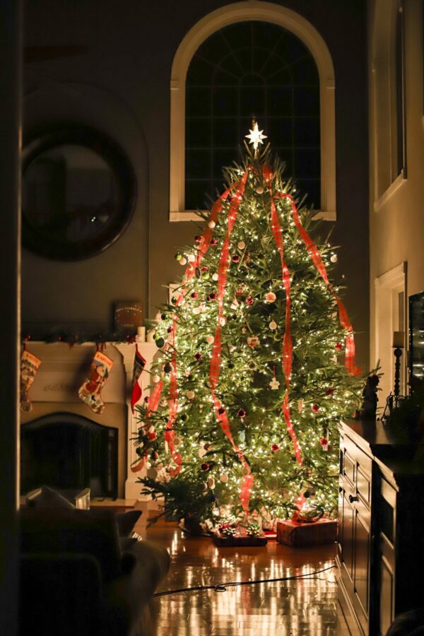 How Many Lights Do You Need for a 13' Christmas Tree? A Healthy Slice