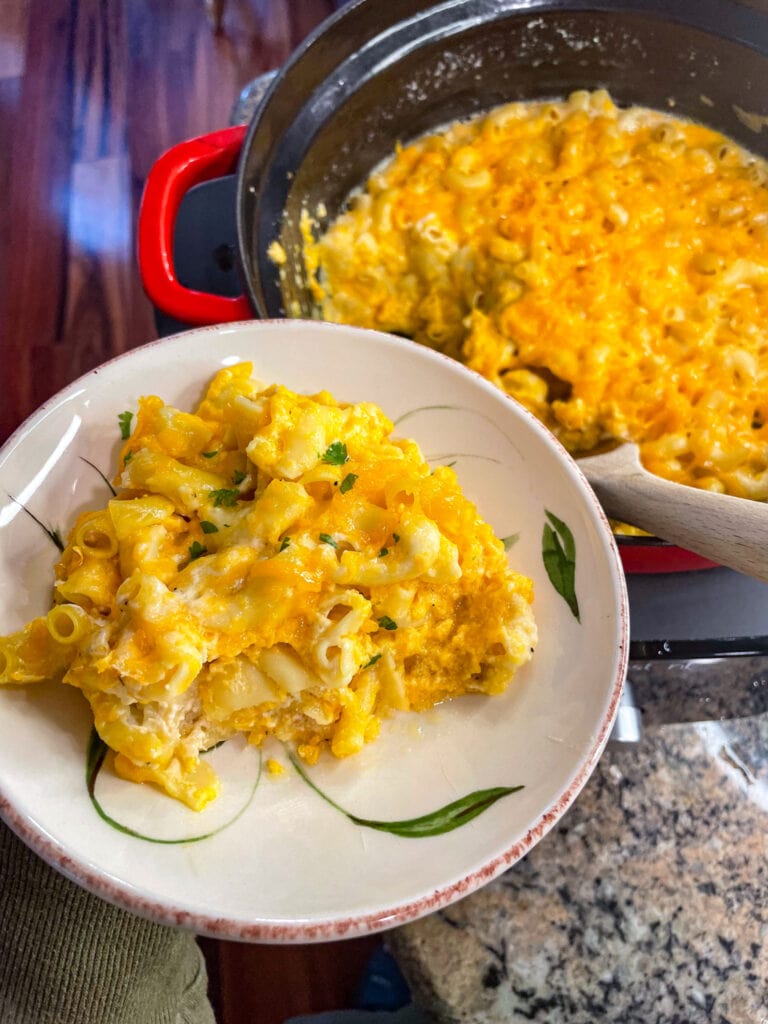 Slow Cooker Mac and Cheese | Easy Crockpot Dinners for Family